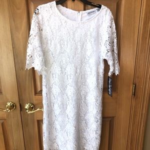 Short sleeved lace dress